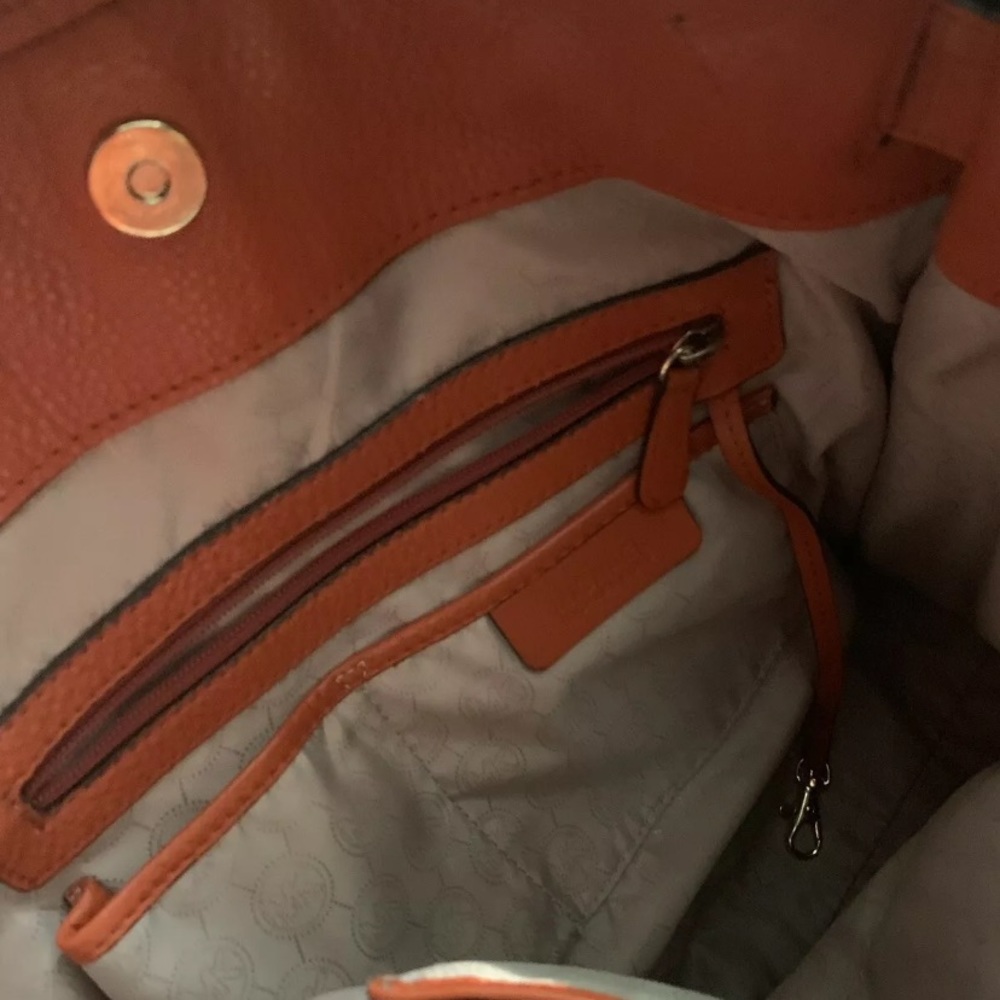 Michael Kors Woven Tote & Matching Wallet - Picture 6 of 12